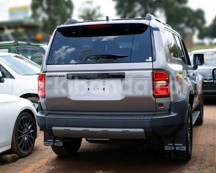 Big with watermark toyota land cruiser prado uganda kampala 25348