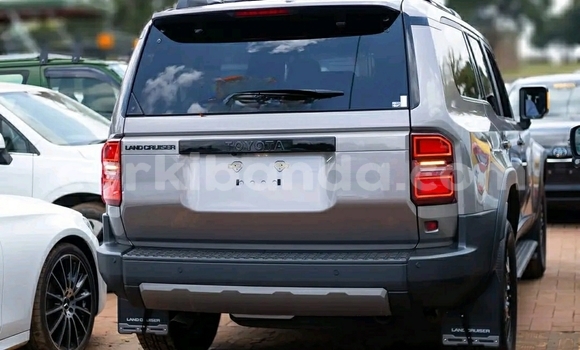 Buy Used Toyota Land Cruiser Prado Beige Car in Kampala in Uganda Buy Used Toyota Land Cruiser Prado Beige Car in Kampala in Uganda