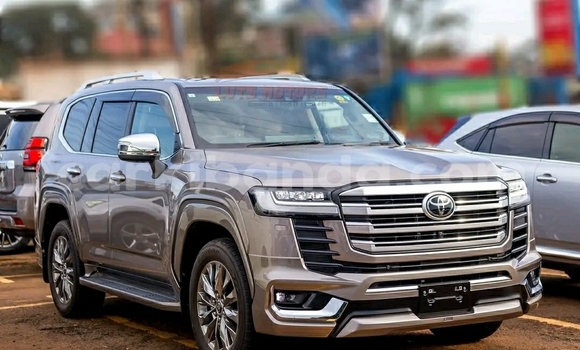 Buy Used Toyota Land Cruiser Beige Car in Kampala in Uganda