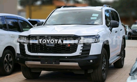 Buy Used Toyota Land Cruiser White Car in Kampala in Uganda