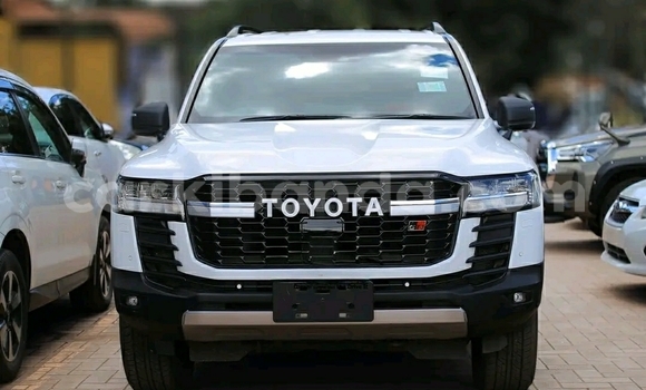 Buy Used Toyota Land Cruiser White Car in Kampala in Uganda Buy Used Toyota Land Cruiser White Car in Kampala in Uganda