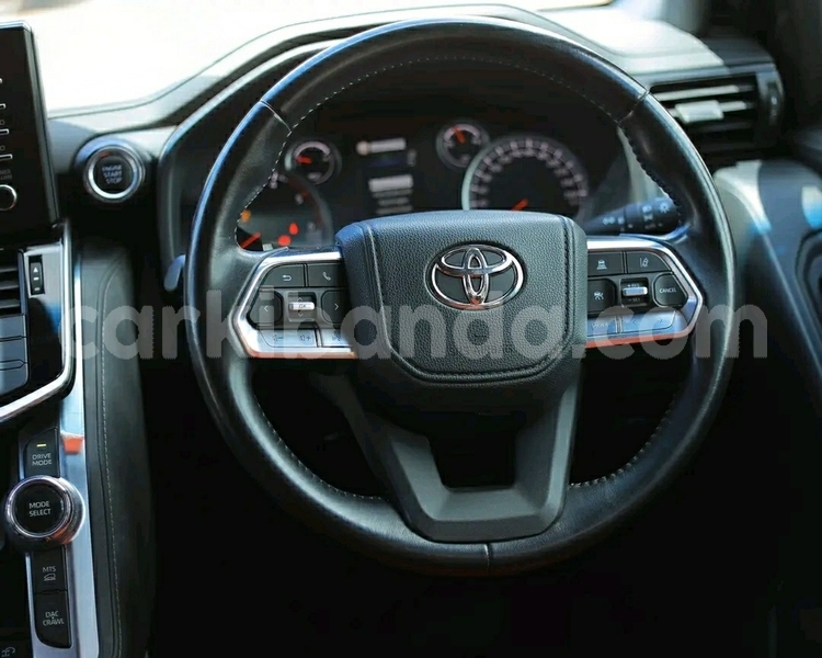 Big with watermark toyota land cruiser uganda kampala 25350