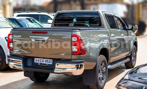 Buy Used Toyota Hiluxe Revo Beige Car in Kampala in Uganda Buy Used Toyota Hiluxe Revo Beige Car in Kampala in Uganda