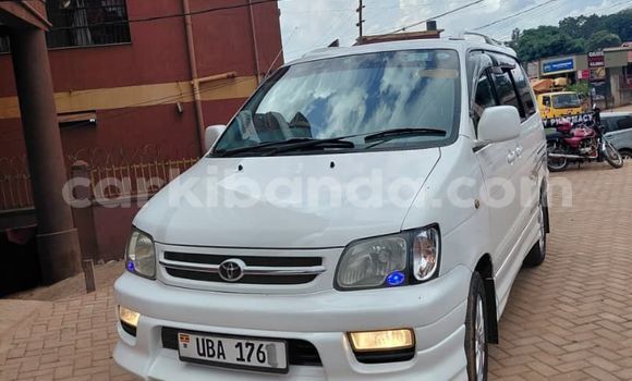 Buy Used Toyota Ractis White Car in Kampala in Uganda