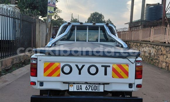 Buy Used Toyota Hilux White Car in Kampala in Uganda Buy Used Toyota Hilux White Car in Kampala in Uganda
