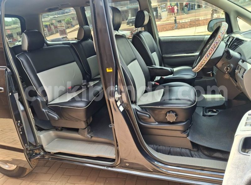 Big with watermark toyota voxy uganda kampala 25390