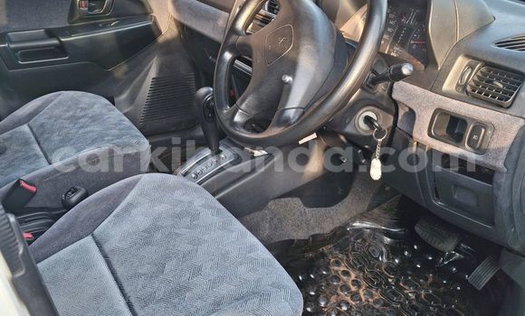 Buy Used Mitsubishi Pajero White Car in Kampala in Uganda Buy Used Mitsubishi Pajero White Car in Kampala in Uganda