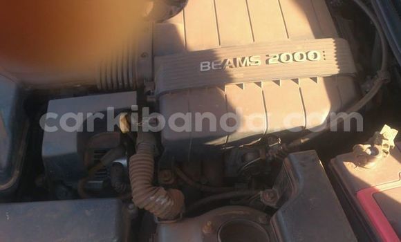 Nunua Ilio tumika Toyota Altezza Fedha Gari ndani ya Kampala nchini Uganda Nunua Ilio tumika Toyota Altezza Fedha Gari ndani ya Kampala nchini Uganda
