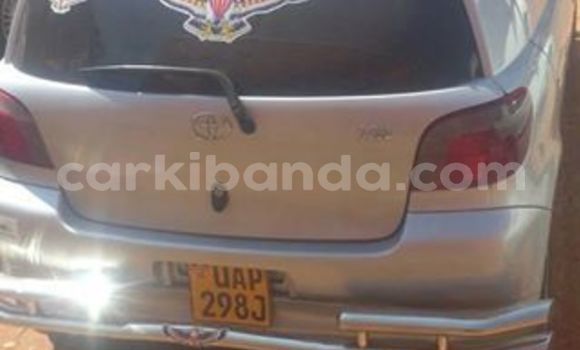 Nunua Ilio tumika Toyota Vitz Fedha Gari ndani ya Kampala nchini Uganda Nunua Ilio tumika Toyota Vitz Fedha Gari ndani ya Kampala nchini Uganda
