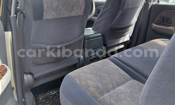 Acheter Occasion Voiture Toyota Land Cruiser Prado Blanc à Kampala, Ouganda Acheter Occasion Voiture Toyota Land Cruiser Prado Blanc à Kampala, Ouganda