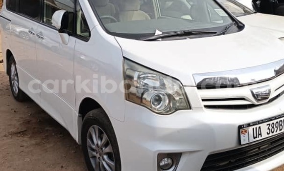 Buy Used Toyota Noah White Car in Kampala in Uganda