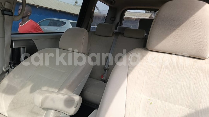 Big with watermark toyota noah uganda kampala 25398