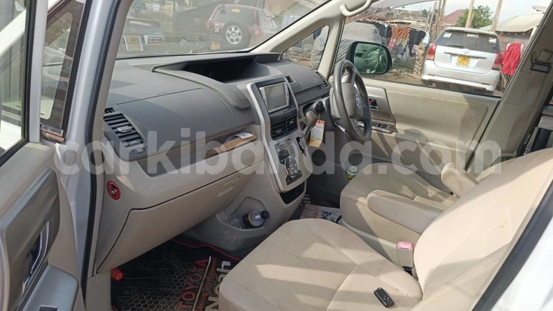 Big with watermark toyota noah uganda kampala 25398