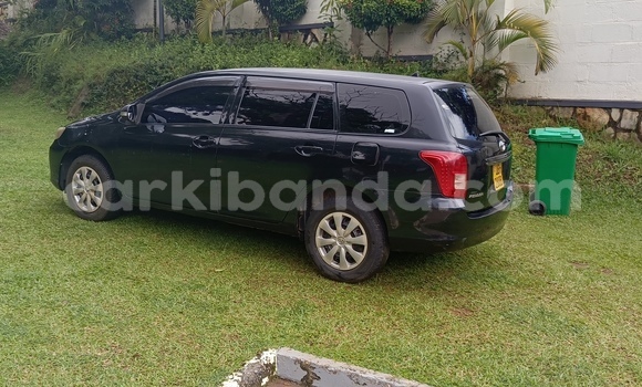Acheter Occasion Voiture Toyota Fielder Noir à Kampala, Ouganda Acheter Occasion Voiture Toyota Fielder Noir à Kampala, Ouganda