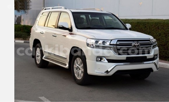 Buy Used Toyota Land Cruiser White Car in Kampala in Uganda