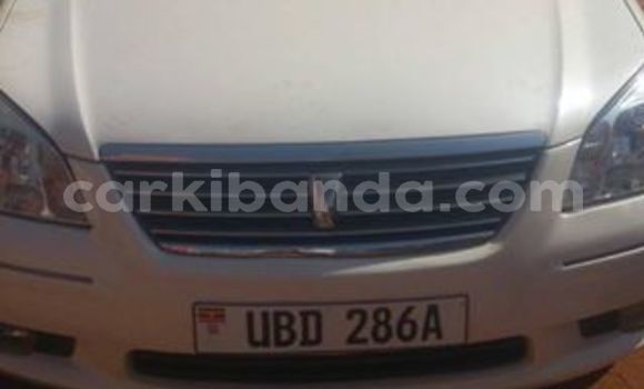 Nunua Ilio tumika Toyota Premio Nyeupe Gari ndani ya Kampala nchini Uganda Nunua Ilio tumika Toyota Premio Nyeupe Gari ndani ya Kampala nchini Uganda