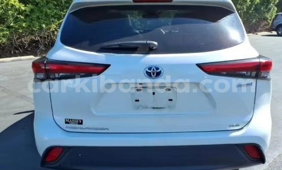 Buy Used Toyota Highlander White Car in Kampala in Uganda Buy Used Toyota Highlander White Car in Kampala in Uganda