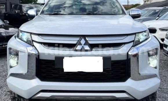 Buy Used Mitsubishi L200 White Car in Kampala in Uganda Buy Used Mitsubishi L200 White Car in Kampala in Uganda