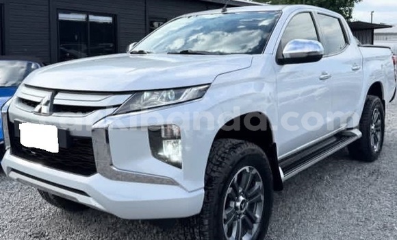 Buy Used Mitsubishi L200 White Car in Kampala in Uganda Buy Used Mitsubishi L200 White Car in Kampala in Uganda