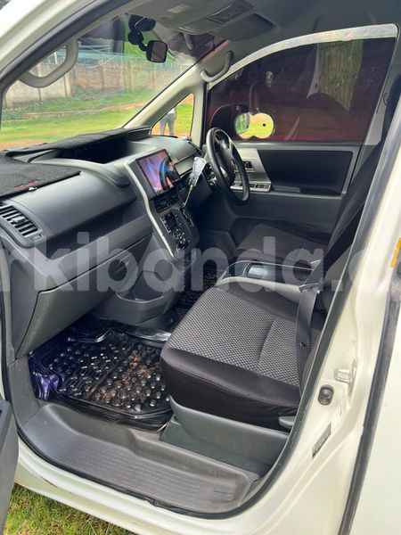 Big with watermark toyota noah uganda kampala 25422