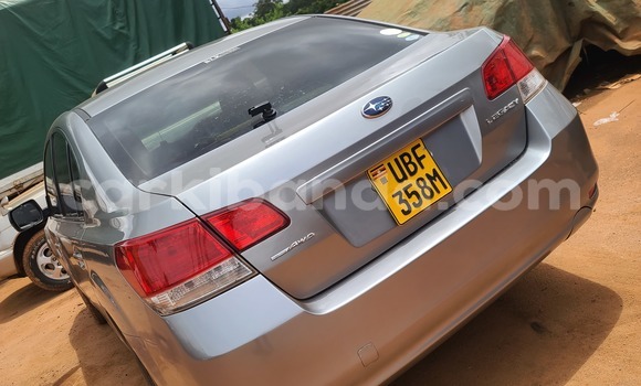 Gura Yakoze Subaru Legacy Silver Imodoka i Kampala mu Uganda