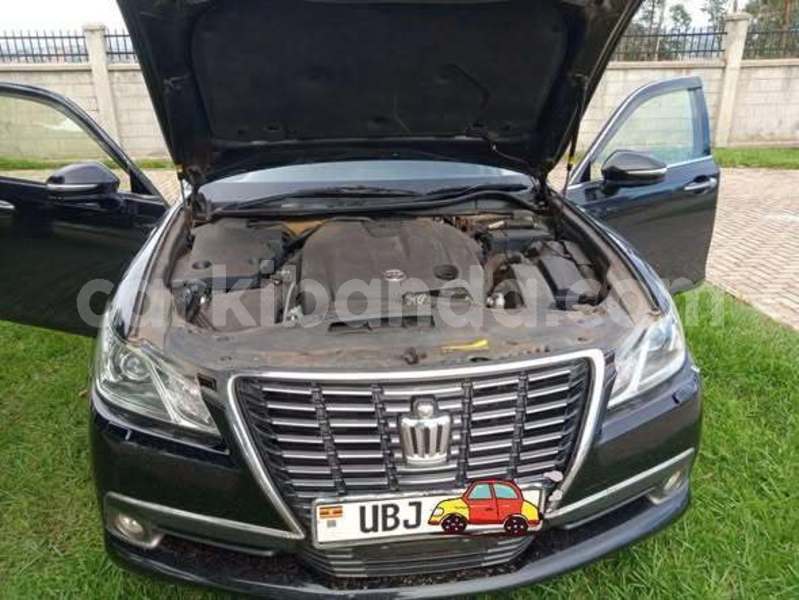 Big with watermark toyota crown uganda kampala 25426