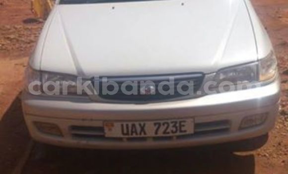 Nunua Ilio tumika Toyota Premio Fedha Gari ndani ya Kampala nchini Uganda Nunua Ilio tumika Toyota Premio Fedha Gari ndani ya Kampala nchini Uganda