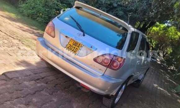 Gura Yakoze Toyota Harrier Other Imodoka i Kampala mu Uganda Gura Yakoze Toyota Harrier Other Imodoka i Kampala mu Uganda