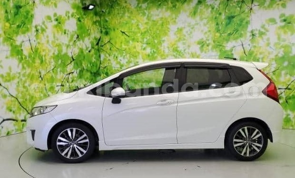 Buy Used Honda FIT White Car in Kampala in Uganda Buy Used Honda FIT White Car in Kampala in Uganda