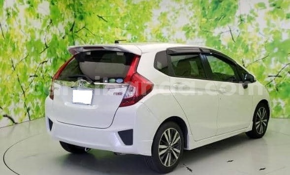 Buy Used Honda FIT White Car in Kampala in Uganda Buy Used Honda FIT White Car in Kampala in Uganda