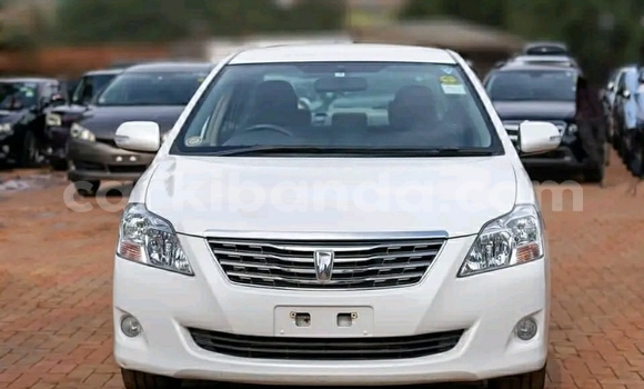 Gura Yakoze Toyota Premio White Imodoka i Kampala mu Uganda Gura Yakoze Toyota Premio White Imodoka i Kampala mu Uganda
