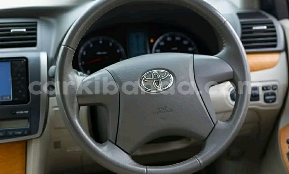 Gura Yakoze Toyota Premio White Imodoka i Kampala mu Uganda Gura Yakoze Toyota Premio White Imodoka i Kampala mu Uganda
