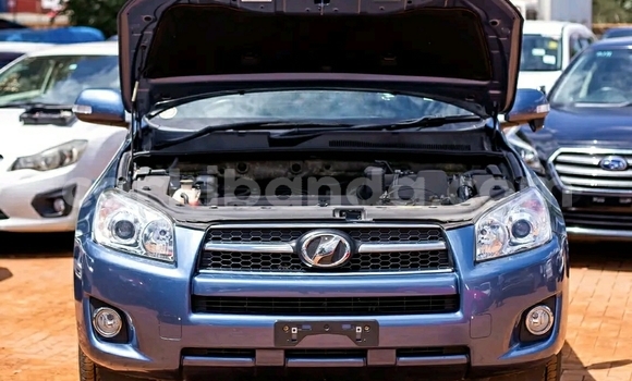 Gura Yakoze Toyota RAV4 Blue Imodoka i Kampala mu Uganda Gura Yakoze Toyota RAV4 Blue Imodoka i Kampala mu Uganda