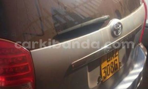 Nunua Ilio tumika Toyota Wish Fedha Gari ndani ya Kampala nchini Uganda Nunua Ilio tumika Toyota Wish Fedha Gari ndani ya Kampala nchini Uganda