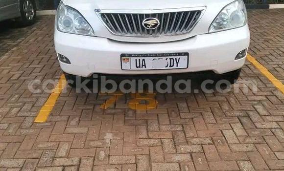 Buy Used Toyota Harrier White Car in Bugembe in Eastern Buy Used Toyota Harrier White Car in Bugembe in Eastern
