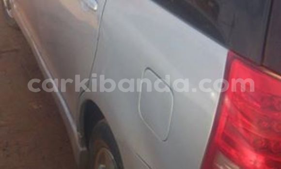 Nunua Ilio tumika Toyota Wish Fedha Gari ndani ya Kampala nchini Uganda Nunua Ilio tumika Toyota Wish Fedha Gari ndani ya Kampala nchini Uganda