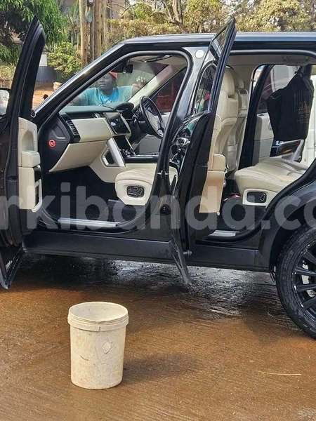 Big with watermark land rover range rover vogue eastern bugiri 25449