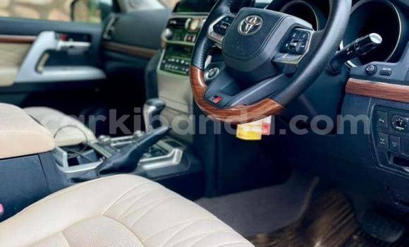 Buy Used Toyota Land Cruiser White Car in Kampala in Uganda Buy Used Toyota Land Cruiser White Car in Kampala in Uganda