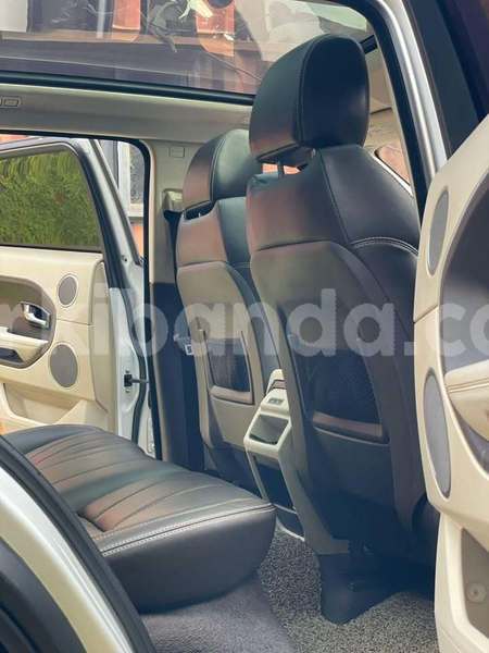 Big with watermark land rover range rover vogue uganda kampala 25464