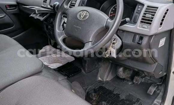 Buy Used Toyota Hiace White Car in Kampala in Uganda Buy Used Toyota Hiace White Car in Kampala in Uganda