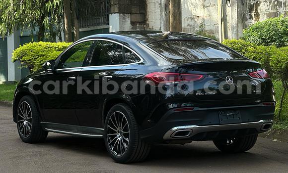 Nunua Mpya Mercedes-Benz C-Classe Nyeusi Gari ndani ya Kalangala nchini Kati Nunua Mpya Mercedes-Benz C-Classe Nyeusi Gari ndani ya Kalangala nchini Kati