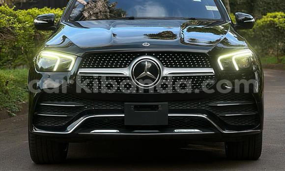 Nunua Mpya Mercedes-Benz C-Classe Nyeusi Gari ndani ya Kalangala nchini Kati Nunua Mpya Mercedes-Benz C-Classe Nyeusi Gari ndani ya Kalangala nchini Kati