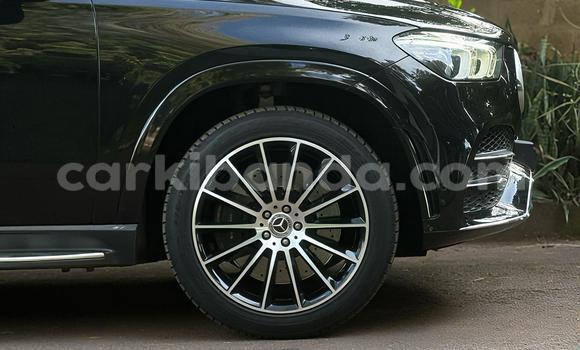 Nunua Mpya Mercedes-Benz C-Classe Nyeusi Gari ndani ya Kalangala nchini Kati Nunua Mpya Mercedes-Benz C-Classe Nyeusi Gari ndani ya Kalangala nchini Kati