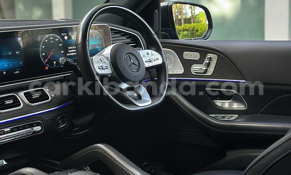 Nunua Mpya Mercedes-Benz C-Classe Nyeusi Gari ndani ya Kalangala nchini Kati Nunua Mpya Mercedes-Benz C-Classe Nyeusi Gari ndani ya Kalangala nchini Kati