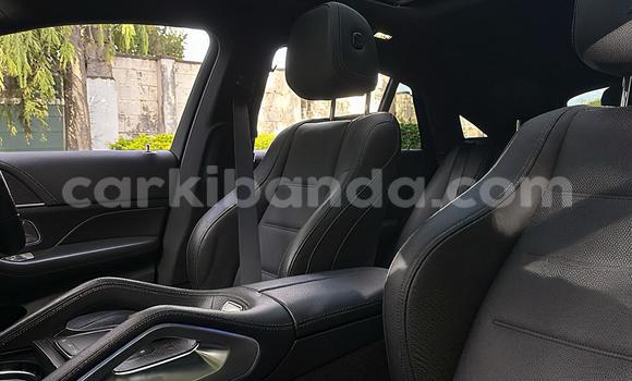 Nunua Mpya Mercedes-Benz C-Classe Nyeusi Gari ndani ya Kalangala nchini Kati Nunua Mpya Mercedes-Benz C-Classe Nyeusi Gari ndani ya Kalangala nchini Kati