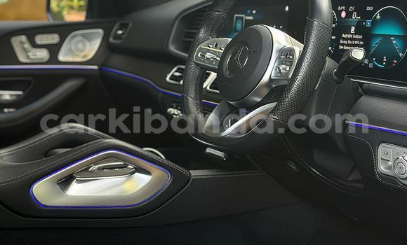 Nunua Mpya Mercedes-Benz C-Classe Nyeusi Gari ndani ya Kalangala nchini Kati Nunua Mpya Mercedes-Benz C-Classe Nyeusi Gari ndani ya Kalangala nchini Kati
