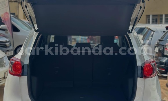 Nunua Mpya Mazda CX-5 Nyeupe Gari ndani ya Kampala nchini Uganda Nunua Mpya Mazda CX-5 Nyeupe Gari ndani ya Kampala nchini Uganda