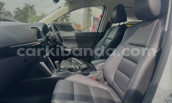 Nunua Mpya Mazda CX-5 Nyeupe Gari ndani ya Kampala nchini Uganda Nunua Mpya Mazda CX-5 Nyeupe Gari ndani ya Kampala nchini Uganda