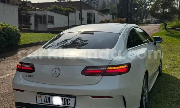 Nunua Mpya Mercedes‒Benz E–Class Nyeupe Gari ndani ya Kampala nchini Uganda Nunua Mpya Mercedes‒Benz E–Class Nyeupe Gari ndani ya Kampala nchini Uganda
