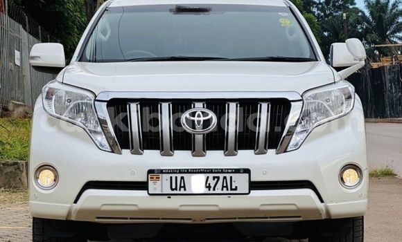Nunua Ilio tumika Toyota Land Cruiser Prado Nyeupe Gari ndani ya Kampala nchini Uganda Nunua Ilio tumika Toyota Land Cruiser Prado Nyeupe Gari ndani ya Kampala nchini Uganda
